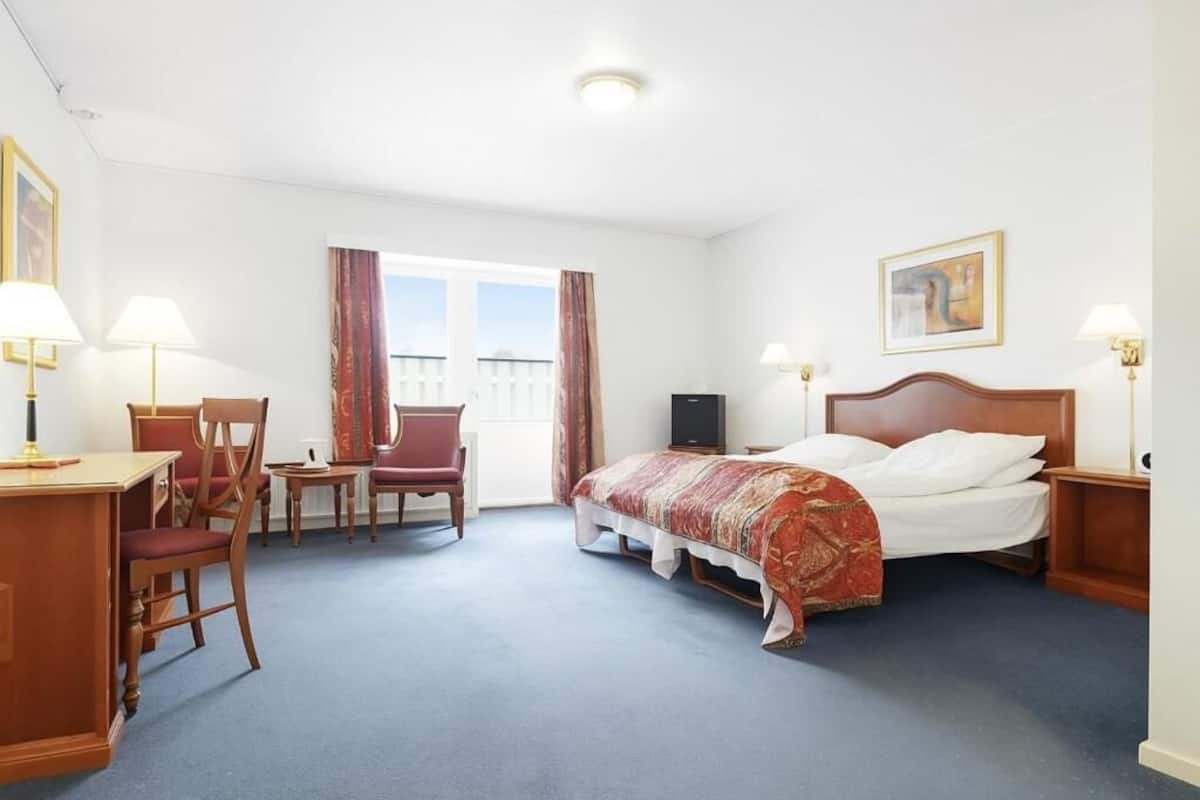 Standaard tweepersoonskamer, balkon | Donsdekens, geluiddichte muren, wifi (toeslag)