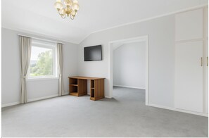 Down duvets, soundproofing, WiFi