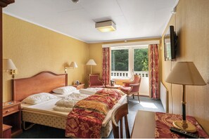 Standaard tweepersoonskamer, balkon | Donsdekens, geluiddichte muren, wifi (toeslag)