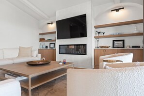 TV, fireplace, stereo, offices