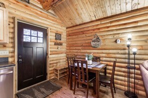 Dining - The Bear`s Burrow | 7 Mi to YNP | Private Pond (West Yellowstone)