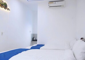 Family Room, City View | Free WiFi