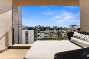 Property grounds - Brand-New Luxury at Valarte | Versailles Foodie District + Fast WiFi (Puerto Vallarta)