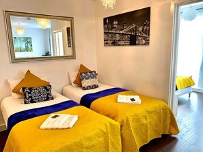 مكواة/لوح كي وواي فاي وملاءات أسرّة