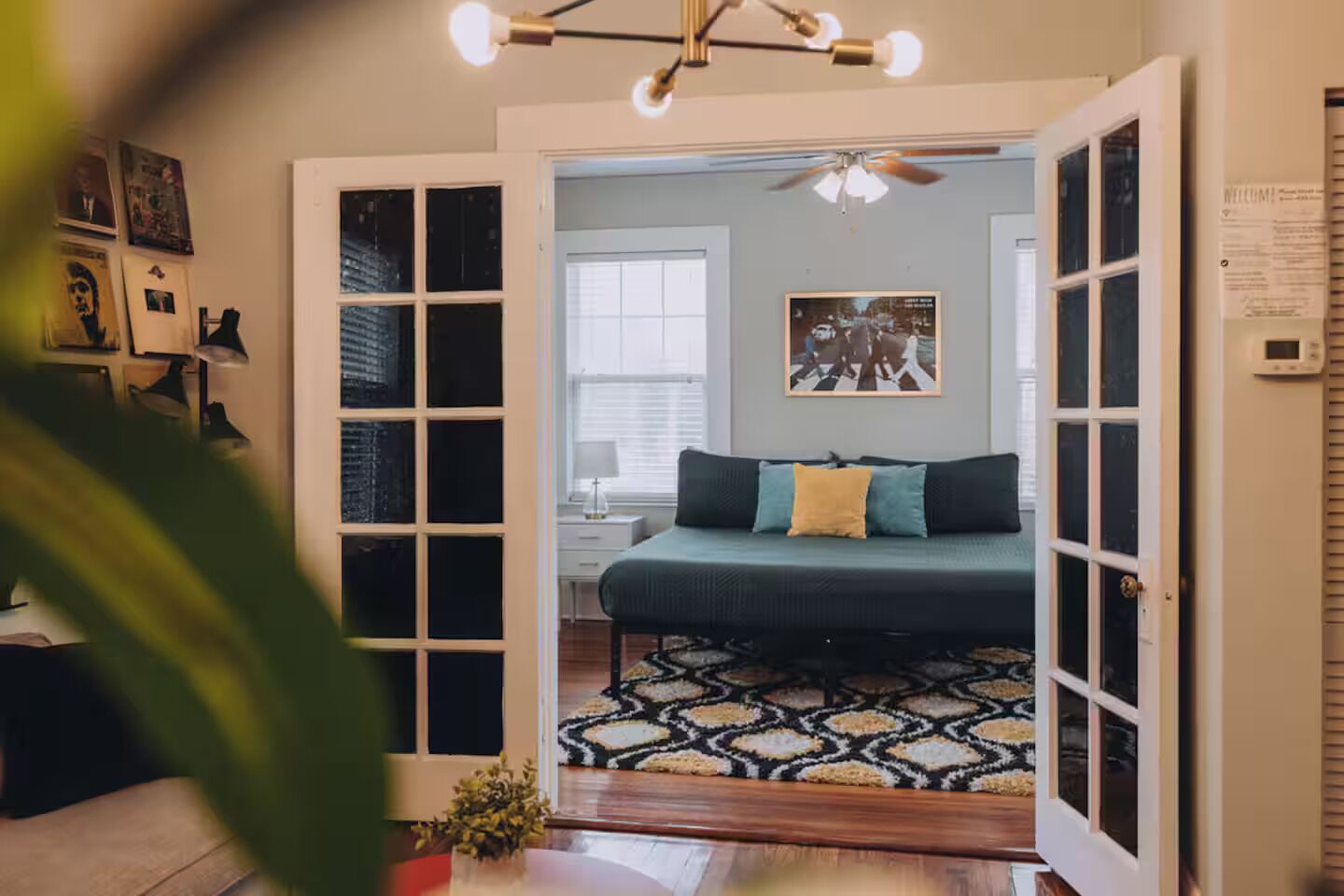 Iron/ironing board, WiFi, bed sheets