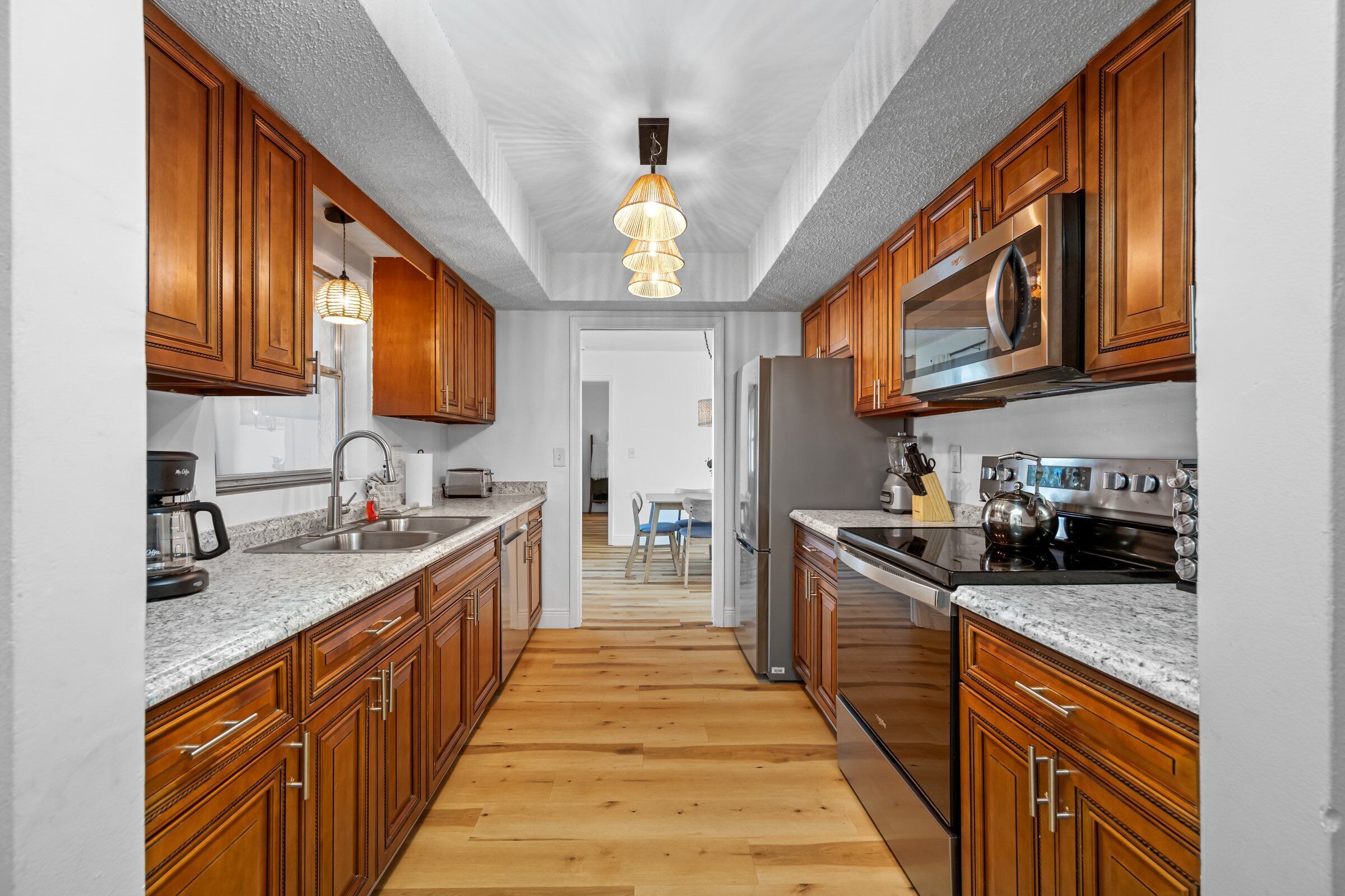 Fridge, microwave, stovetop, dishwasher