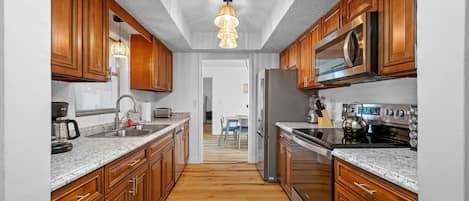 Fridge, microwave, stovetop, dishwasher