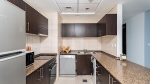 Unclassified image, 4 of 15, button - Gleaming 2BR at Dubai Marina (Dubai)