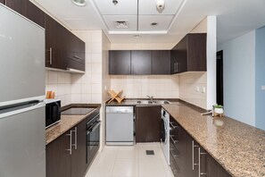House - Gleaming 2BR at Dubai Marina (Dubai)