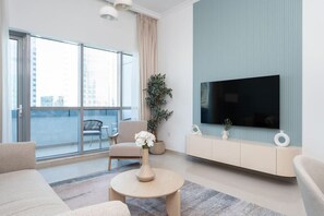 House - Gleaming 2BR at Dubai Marina (Dubai)