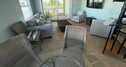 Updated LGI Condo! Includes Pool, Ferry, Golf Cart and Beach Access