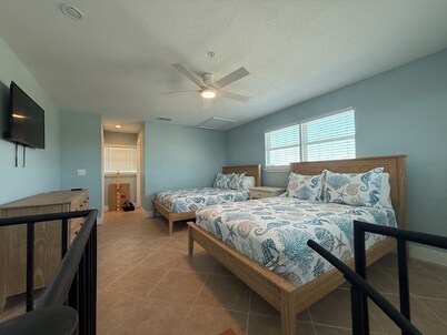 Updated LGI Condo! Includes Pool, Ferry, Golf Cart and Beach Access