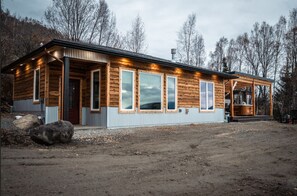 Exterior - Otter`s Den (Homer)