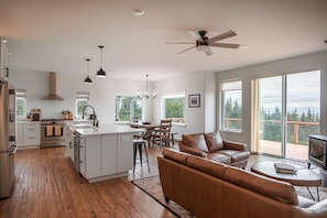 Interior - Misty Ridge (Homer)