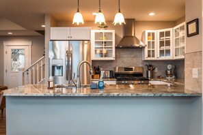 Private kitchen - Little Bayview Oasis (Homer)