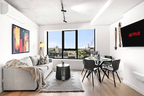 TV - Crown Residence Southbank • Luxe Resort Pool & Gym (Southbank)