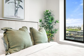 2 habitaciones, escritorio, tabla de planchar con plancha y wifi 