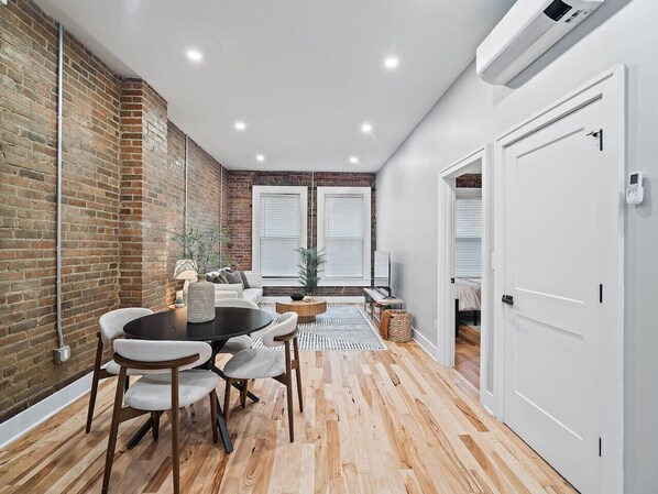 Dining - The Brick Treasury Loft (Cleveland)