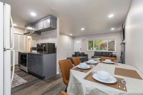 Quiet 3BR Retreat Near Woodinville Wine Country