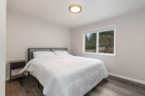 House | 3 bedrooms - Quiet 3BR Retreat Near Woodinville Wine Country (Mill Creek)