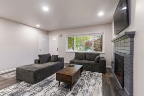 House, Smoking | 3 bedrooms - Quiet 3BR Retreat Near Woodinville Wine Country (Mill Creek)