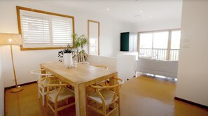 Dining - Bayside Retreat (Burraneer)