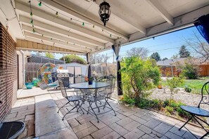 Outdoor dining - Furnished monthly rental Near Downtown Denver (Denver)