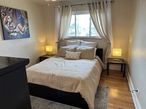 3 bedrooms, iron/ironing board, WiFi, bed sheets - Furnished monthly rental Near Downtown Denver (Denver)