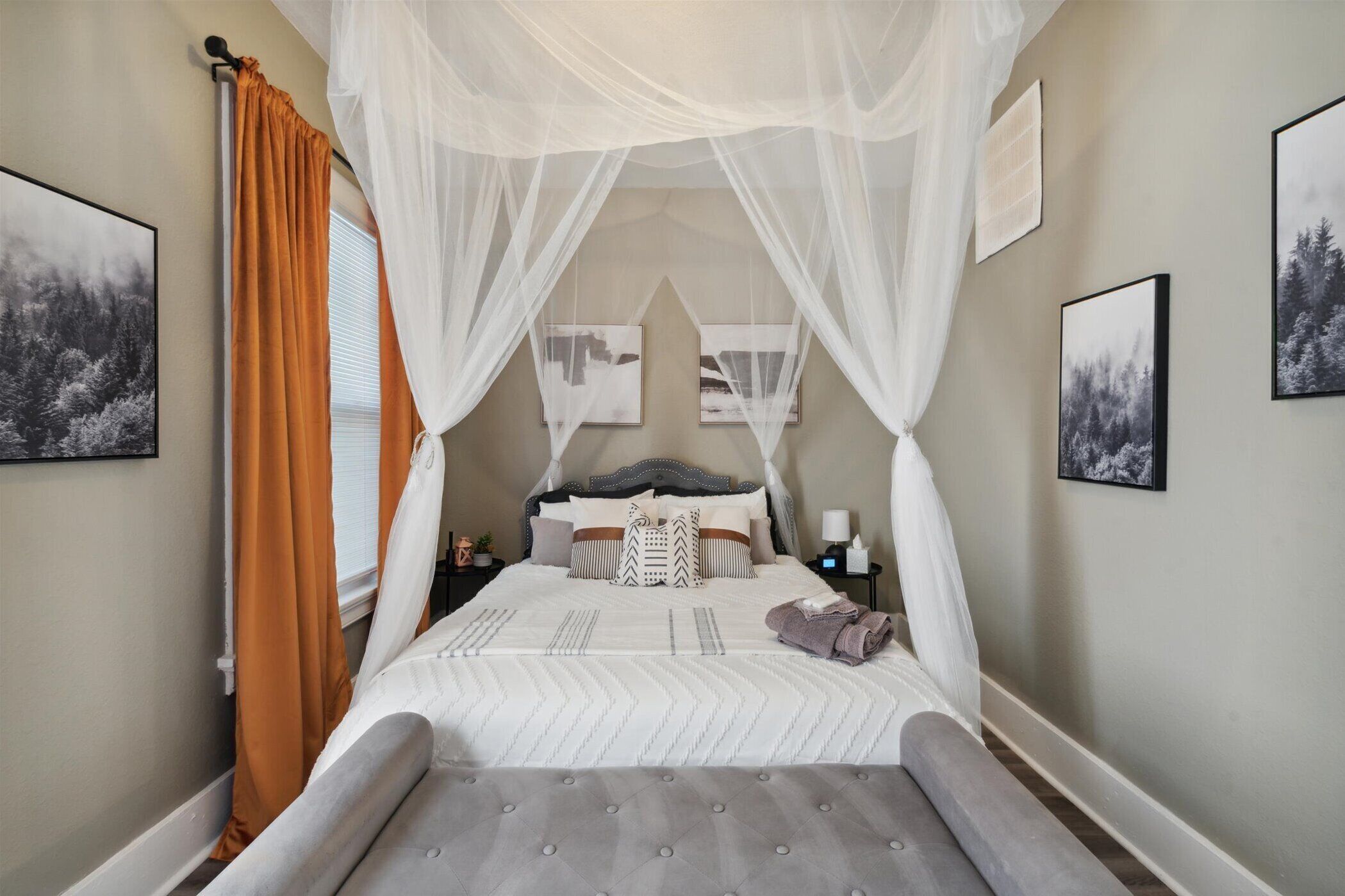 2 chambres, fer et planche à repasser, Wi-Fi, draps fournis