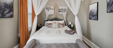 2 chambres, fer et planche à repasser, Wi-Fi, draps fournis