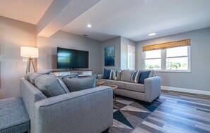 Smart TV - Scenic Waterfront 2 BR/2 BA Cape Coral Condo (Cape Coral)
