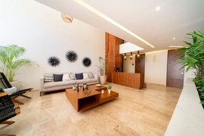 Lobby - Luxury Studio | Gym, Co-Work, Rooftop Pool & Beach (Playa del Carmen)