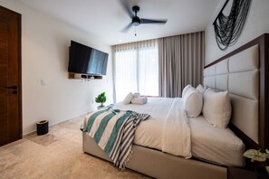 1 bedroom, desk, iron/ironing board, WiFi - Stylish 1BD Retreat with Swim-Up Pool (Tulum)