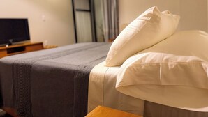 1 多间卧室、上网接入、床单