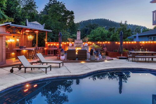 Feeling of resort living, 4 x 3 house in serene San Rafael, close to everything!