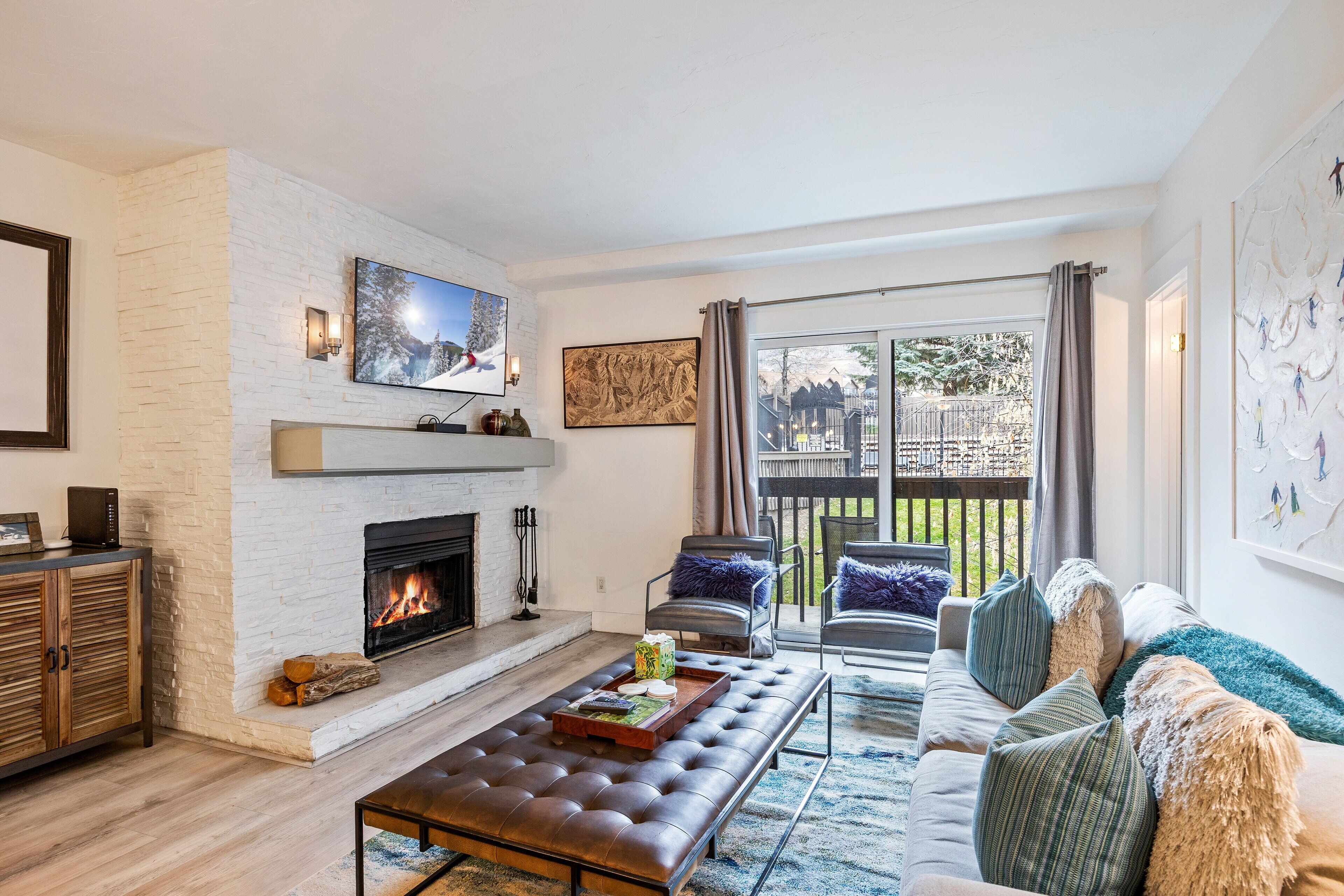 Smart TV, fireplace, offices