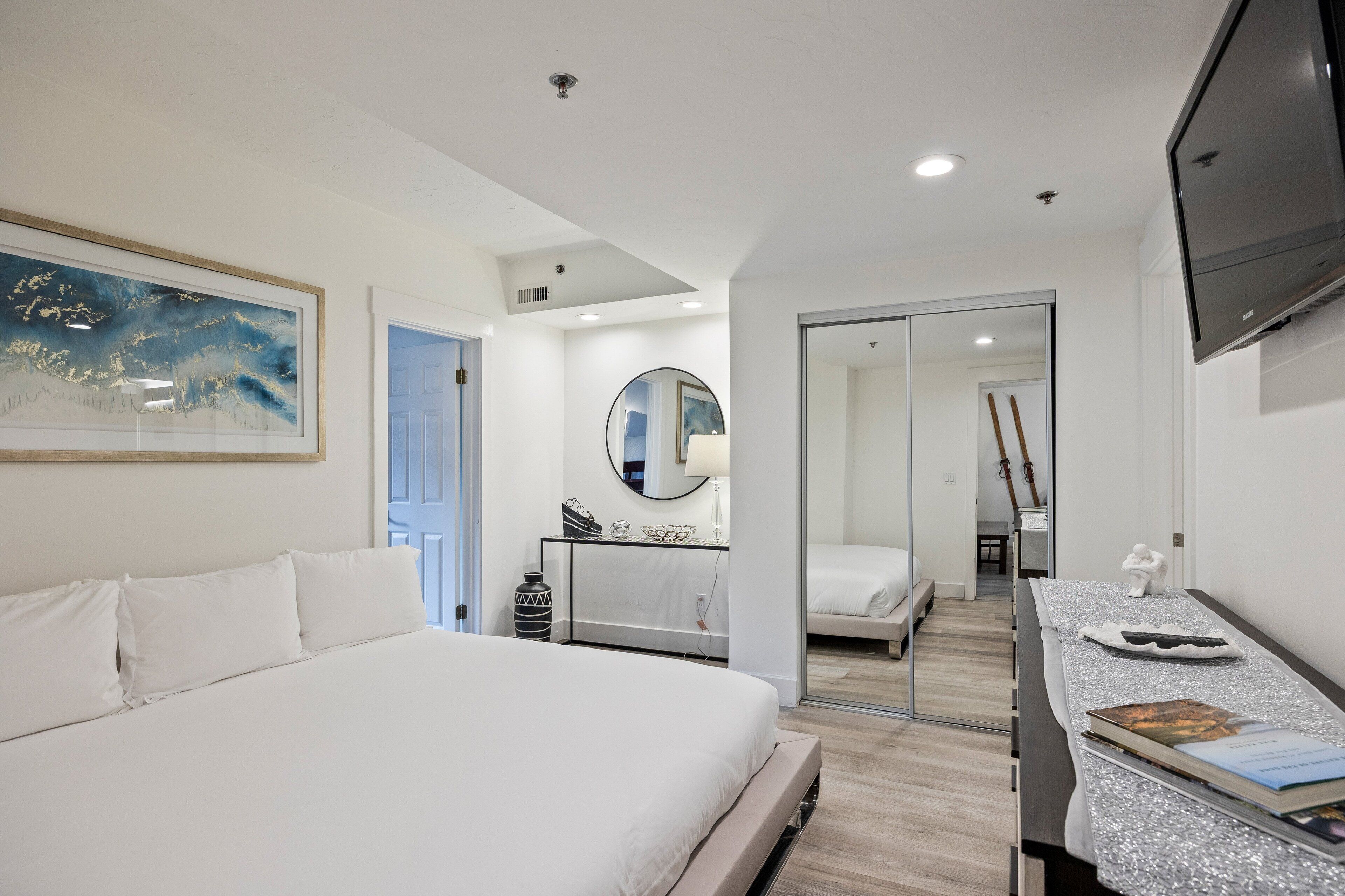 Desk, iron/ironing board, free WiFi, bed sheets