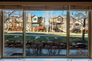 Interior - Year-round Altitude Adjustment, Private Hot Tub, Community Amenities, Walk to Restaurants and more! (Park City)