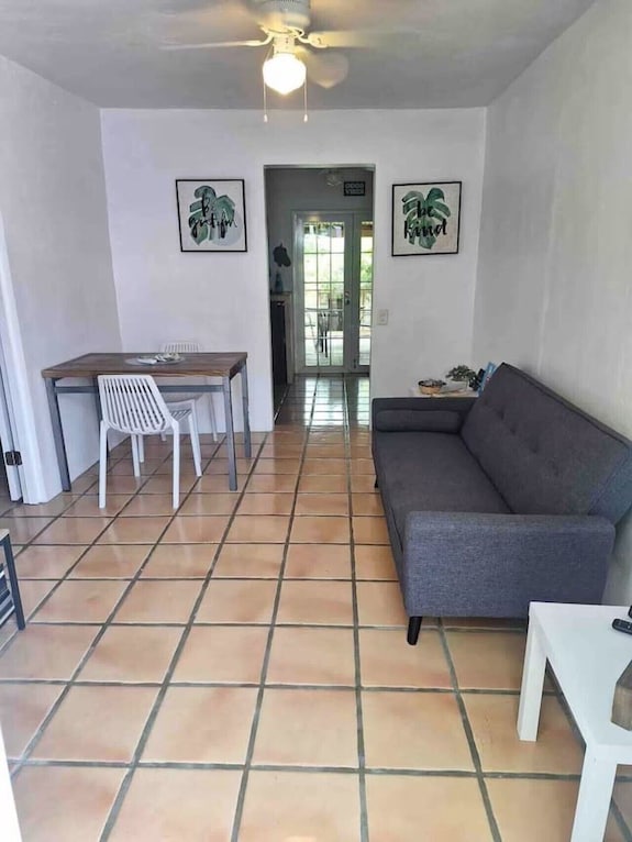 La Iguana Morada: A/c, Wifi, Biobay, Walk To Ferry - Vieques
