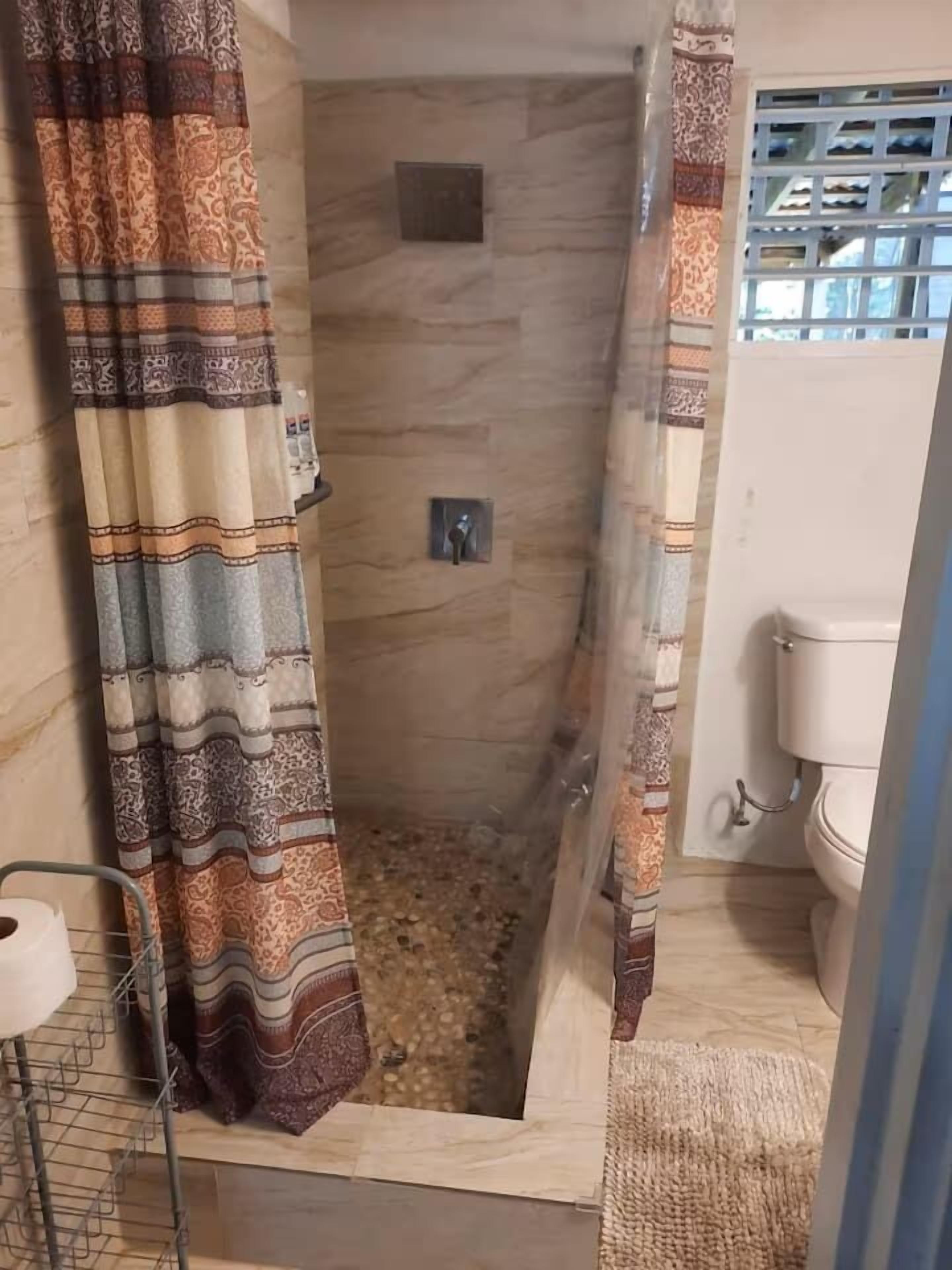 Shower, towels