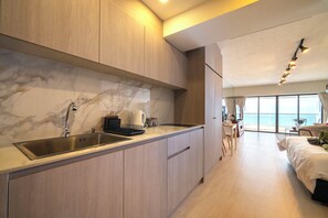 Interior - Pattaya Golden Sunsets: Beach, Pool, Balcony, Gym (Muang Pattaya)