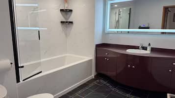 Handtücher, Seife, Toilettenpapier