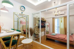 Free WiFi, bed sheets, wheelchair access - 
Unique Chiq/comfy place with board games! EDSA, QC (Quezon City)