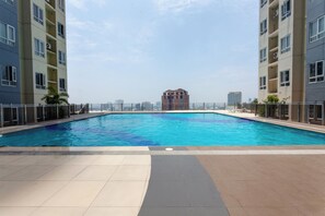 Outdoor pool - 
Unique Chiq/comfy place with board games! EDSA, QC (Quezon City)