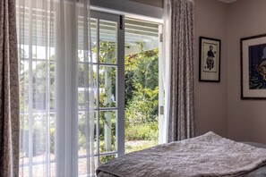 Interior - Art Cottages — Three Private Suites in Oneroa (Waiheke Island)