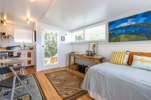 Room - Art Cottages — Three Private Suites in Oneroa (Waiheke Island)