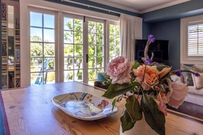 Interior - Art Cottages — Three Private Suites in Oneroa (Waiheke Island)