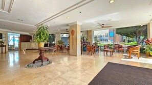 Lobby - WG 300 — Cozy Queen Bed Studio 2 mins Walk to Waikiki Beach (Honolulu)