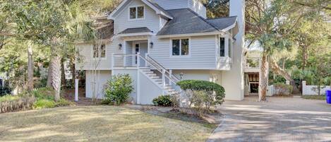 House (5 Bedrooms) | Exterior