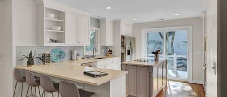 House (5 Bedrooms) | Interior